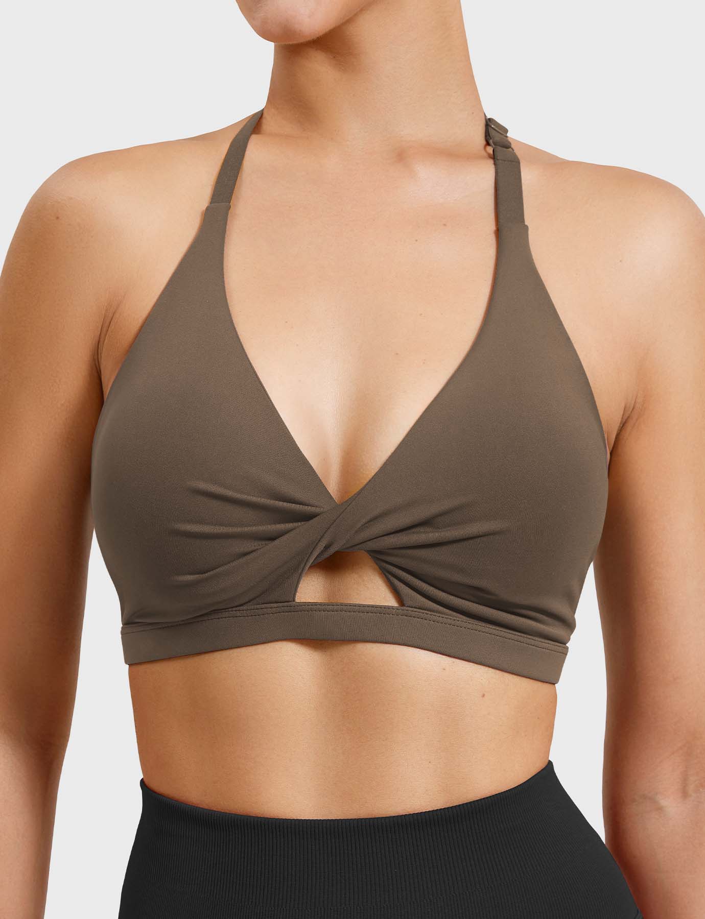 Yeoreo Micaela Twist Front Sports Bra